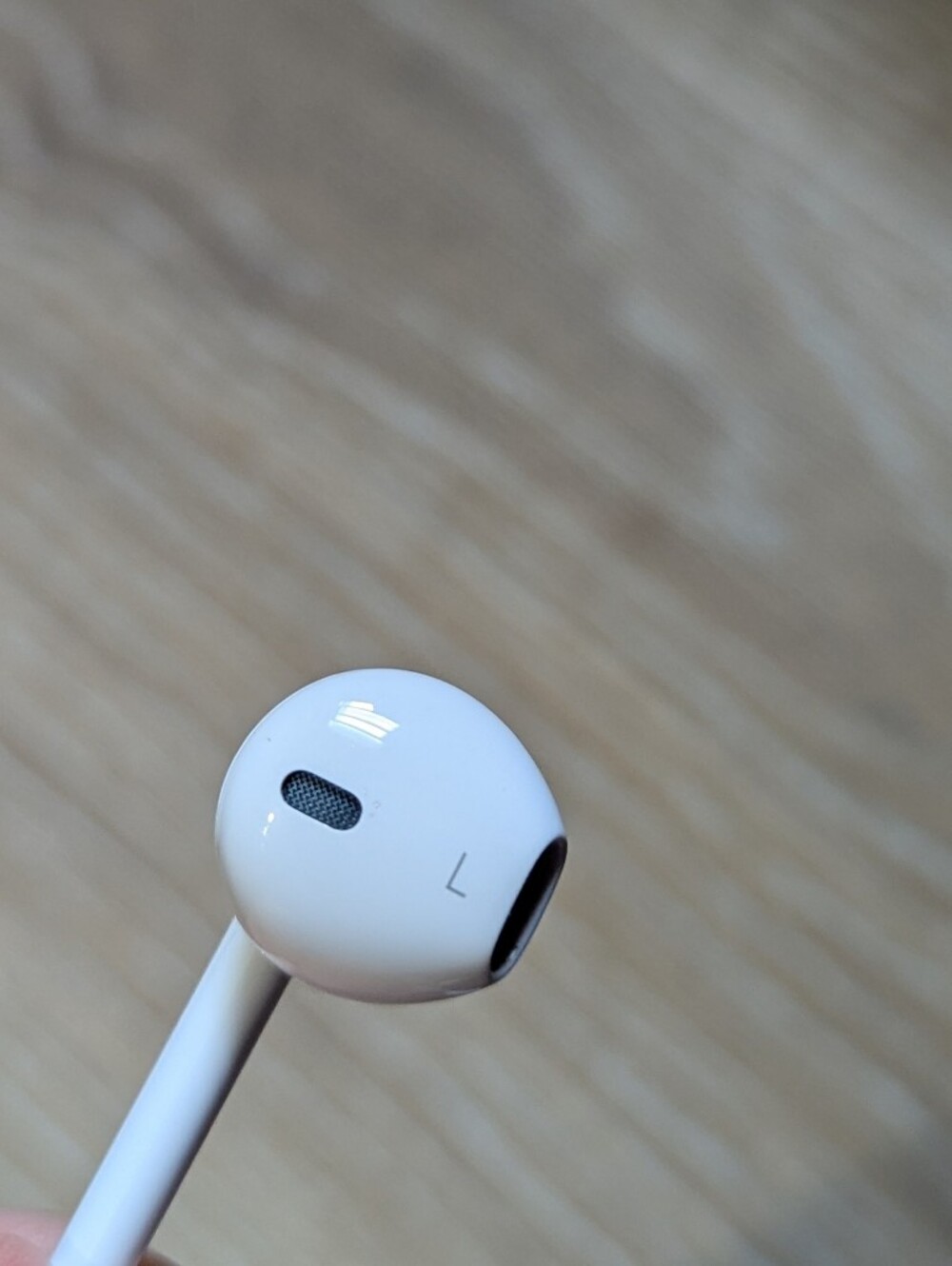 Apple White Wired Earbuds In-Line Remote - Picture 5 of 7